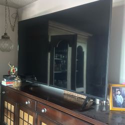 LG Large Tv 57” 