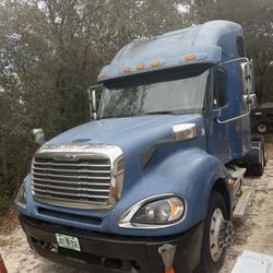 Freigthliner 2007. Motor Detroit 14 Litros