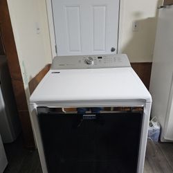 MAYTAG ELECTRIC DRYER XL CAPACITY 8.7 CU GOOD CONDITION HEAVY DUTY DELIVERY AVAILABLE FOR EXTRA FEE WE DO REPAIRS 