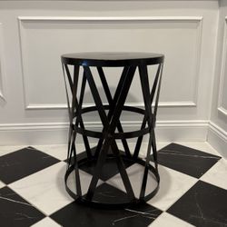 Sidetable #2 (patio/living room)