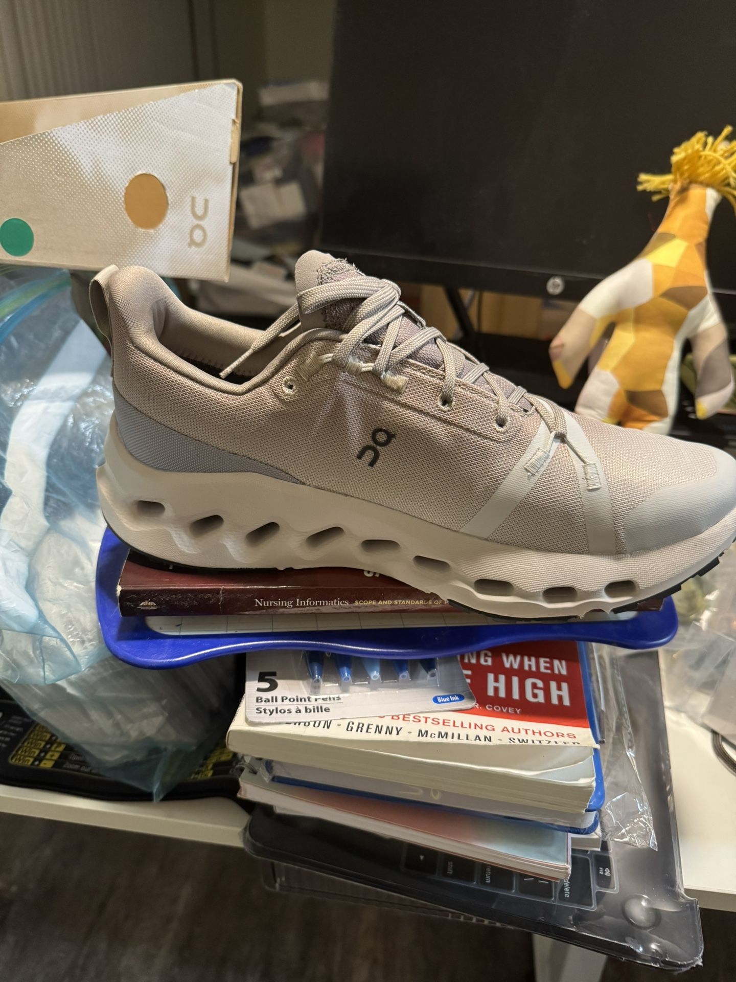 Brand New Mens 8.5 Cloudsurfer Trail waterproof OnCloud