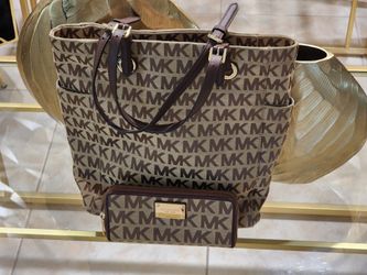 Authentic Michael Kors Large Bag And Matching Wallet!! Excellent Condition