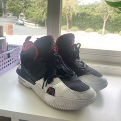 Men NIKE AIR JORDAN STAY ROYAL 2 BLACK / GYM RED