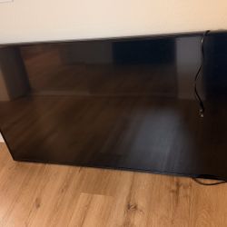 55” insignia TV