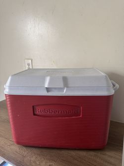 Rubbermaid Cooler