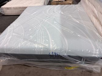King mattress Tempurpedic ProAdapt medium hybrid 2.0 $1889
