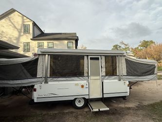 Pop-Up Camper