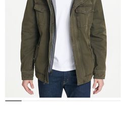 Levi’s Men’s Sherpa lined two pocket hooded trucker jacket Medium