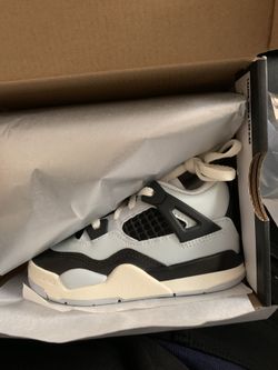 Jordan 4s