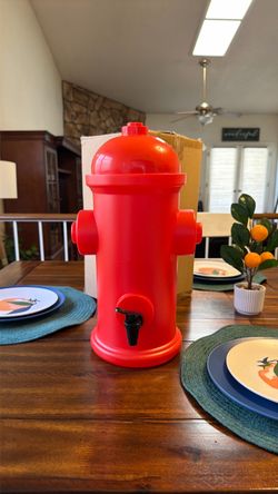 17" Firefighter Party Red Fire Hydrant Plastic Drink