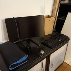 Monitor + Mat As A Gift
