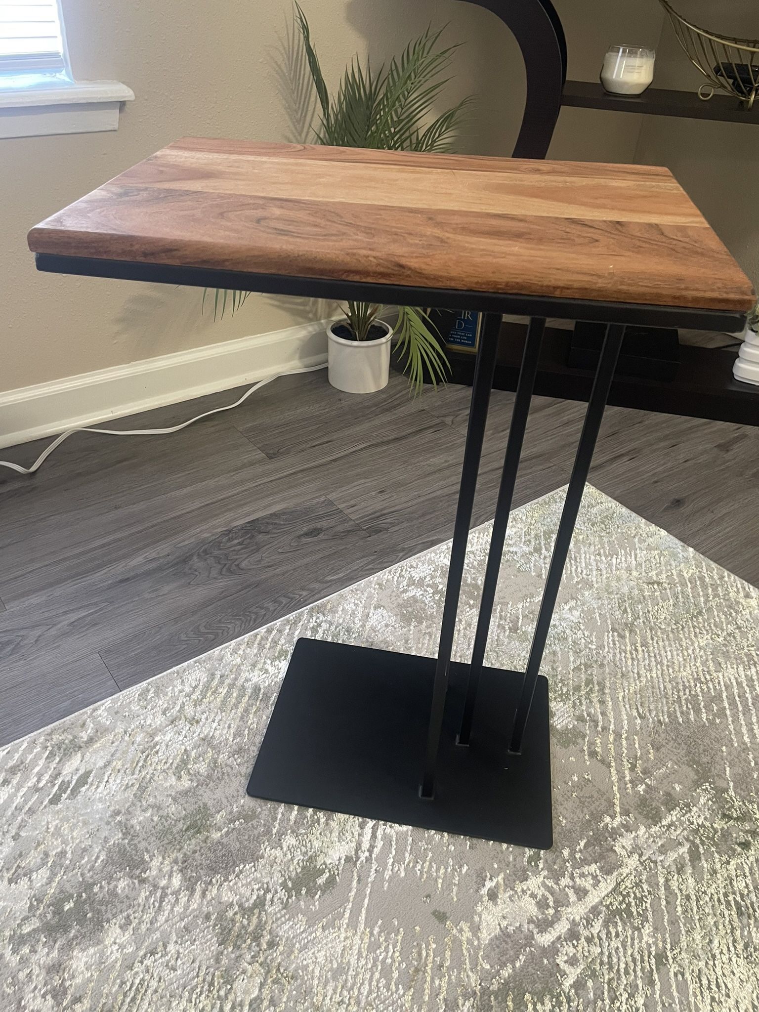 Side Table - C Shaped/ Mini Desk