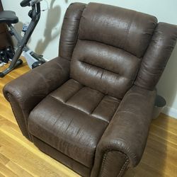 Bobs, Furniture Sofa , Like New. 