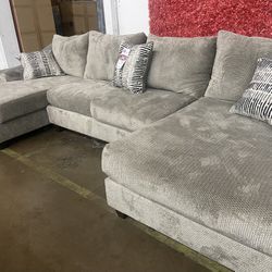 Brand New Grey U Shaped Sectional With Accent Pillows