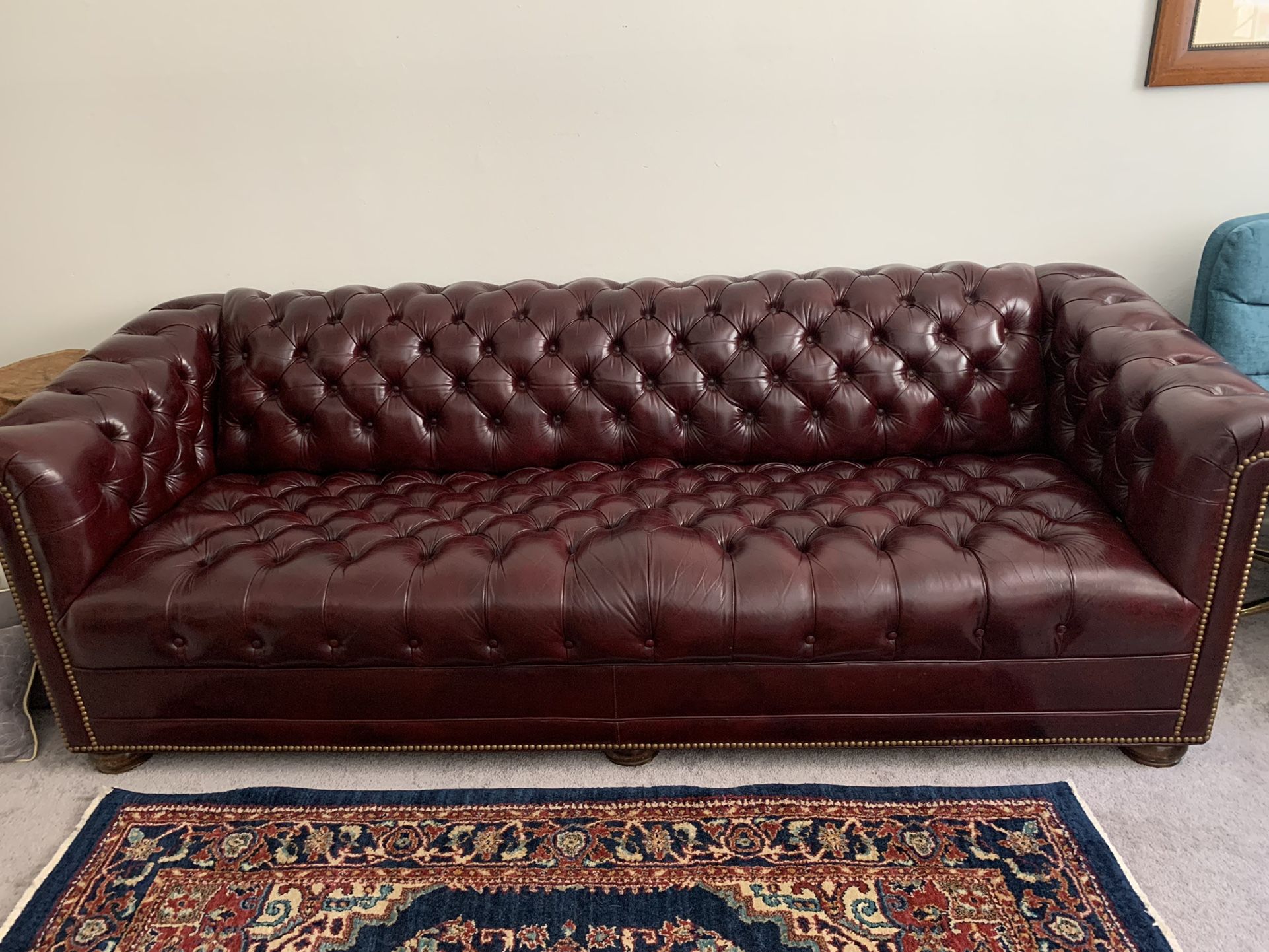 Stunning 7ft Leather Chesterfield Sofa