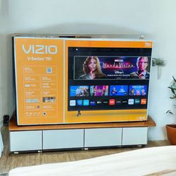 HD105 75” Vizio smart 4k led Uhd tv 