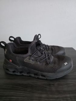 On Boys Black Cloudleap Sneakers kids size 13