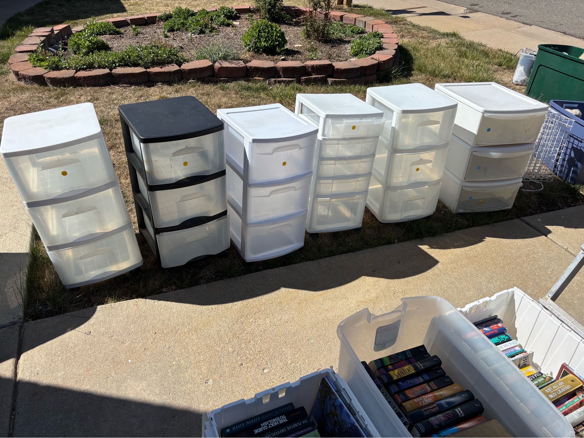 Storage bins