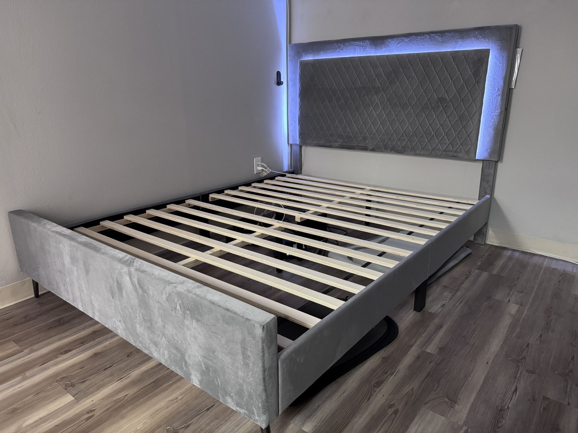 SUPER LED Lighted Platform Bed Frame Only Grey Velvet Brand New ! King $348 Queen $258 Full $228