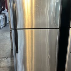 30@in wide frige use perfect working and warranty