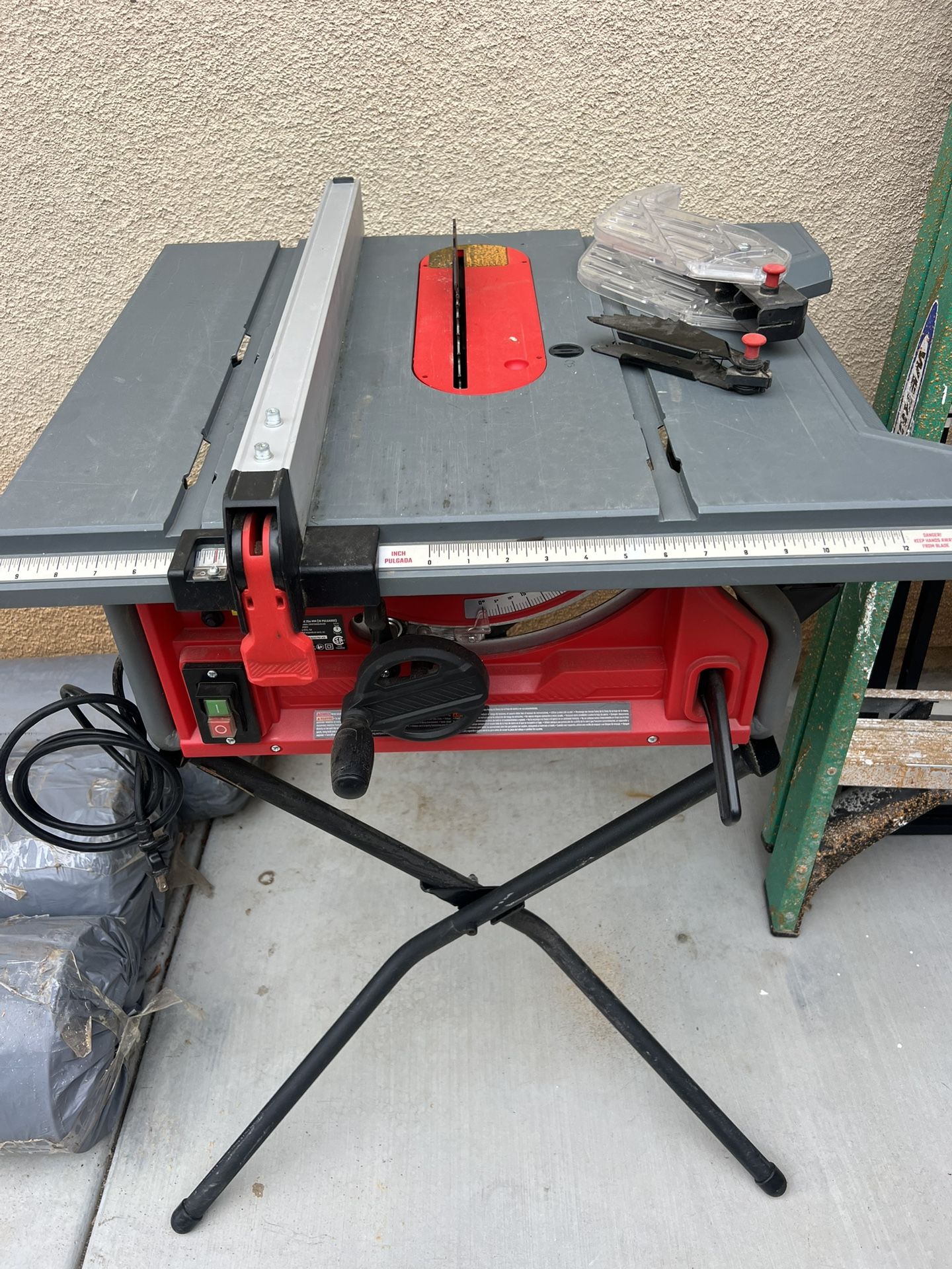 Craftsman 10-inch 15-amp 20-volt Table Saw Portable Bench Top Table Saw With Folding Stand 