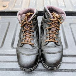 Work shoes