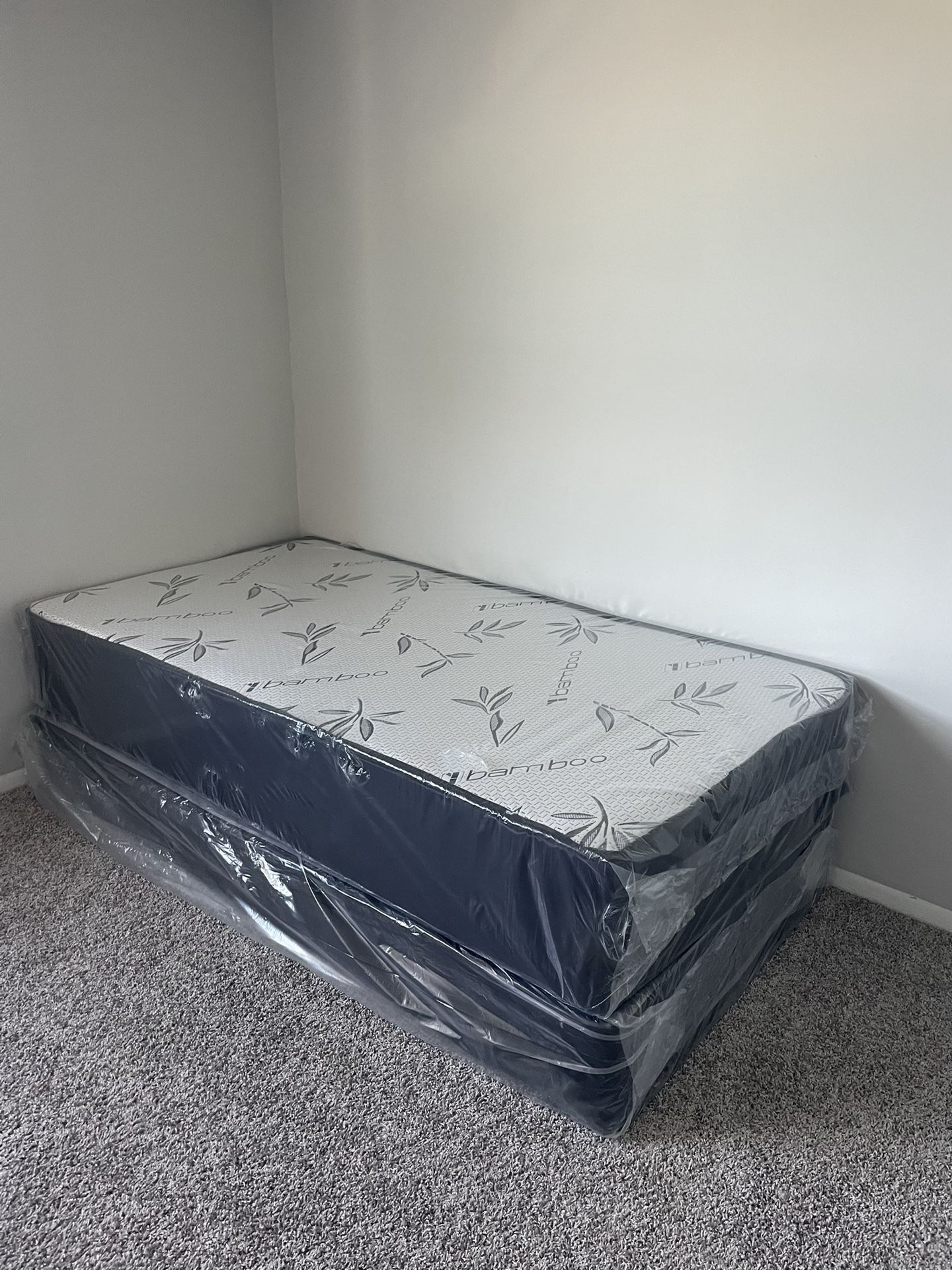 Queen Mattress Come With Free Spring - Free Delivery 🚚 To Reasonable Distance