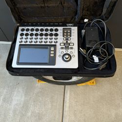 Qsc Digital Touch Mixer 16 Channels