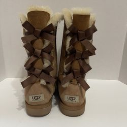 Girls Ugg Boots, Size 3
