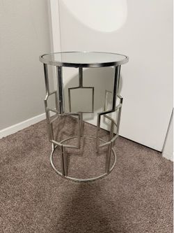 Elegant Silver End table W/ Mirror