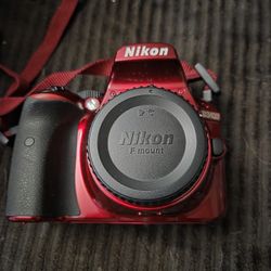 Nixon D3400 with Kit Lens 18-55mm