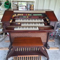 Thomas Trianon Electronic Organ With 3 Keyboards 