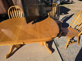 Table 6 chairs