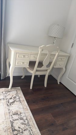 Desk& Chair