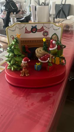 Lighted Musical Moving Grinch