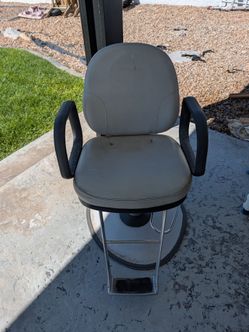 Stylist chair