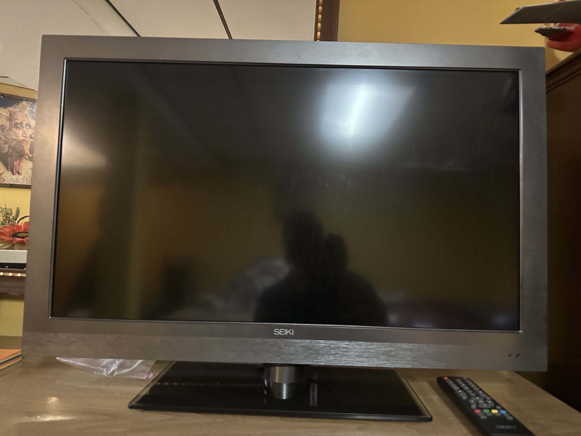 Seiki SE321FB 32" Ultra Slim LED 720p HDTV