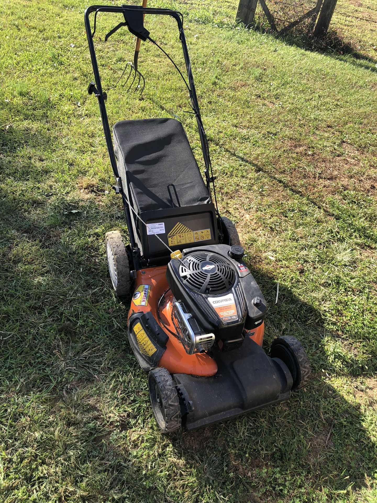 BRIGGS AND STRATTON PROFESSIONAL SELF PROPELLED MOWER