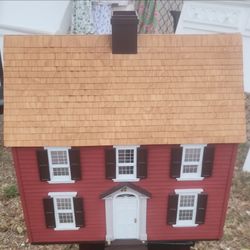 Wooden  Dollhouse