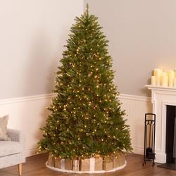 National Tree Company 7.5 ft Pre-Lit Dunhill Fir Artificial Christmas tree