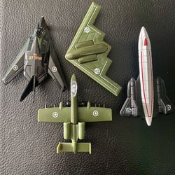 Assorted Aircraft Lot Of 4