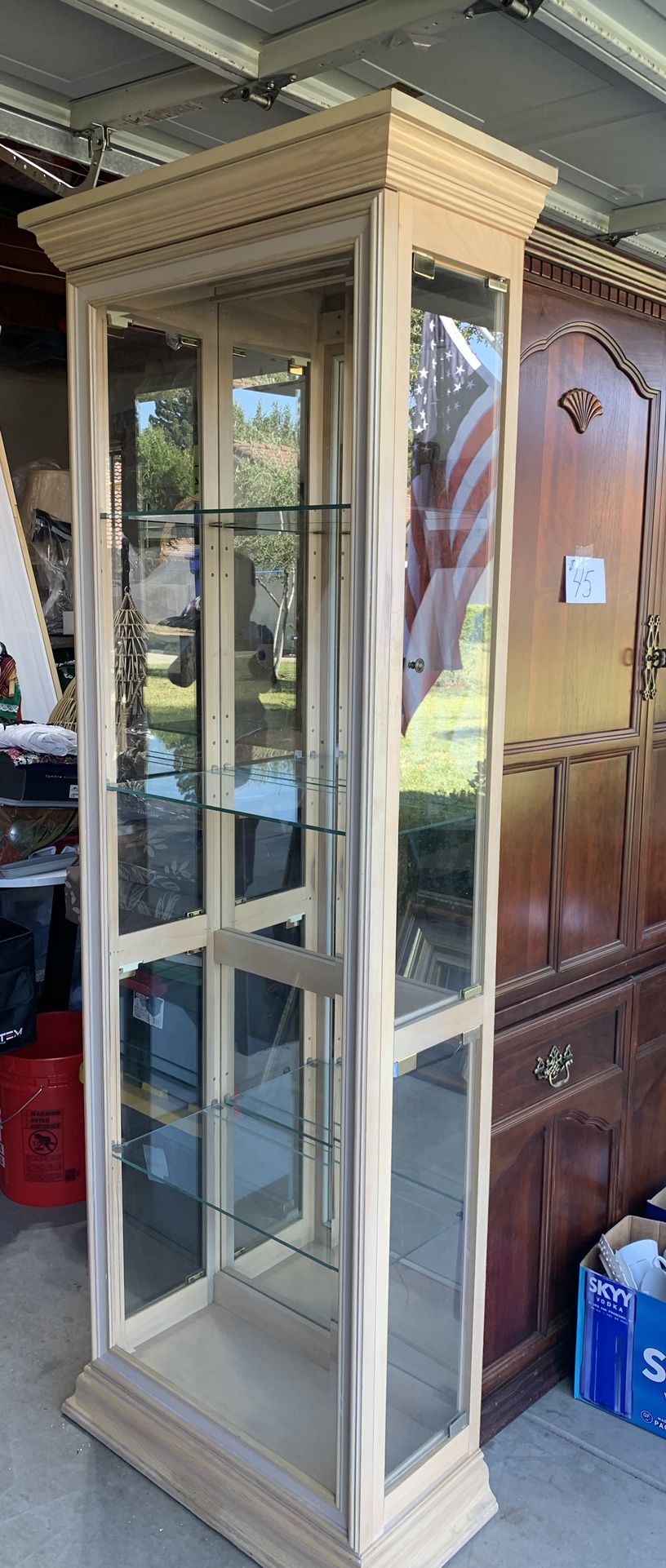 Curio Cabinet ..Pick Up Only
