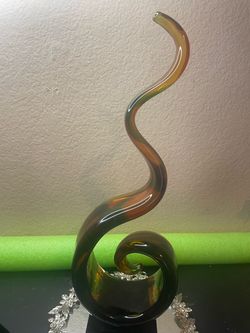 MCM Murano Style Amber Green 15” Glass Swirl Sculpture Hand Blown Ribbon Glass Figurine