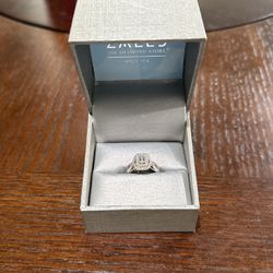 White gold Engagement Ring