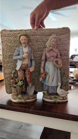 Figurines