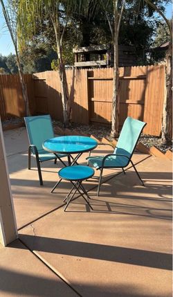 QUANTITY OF FURNITURE