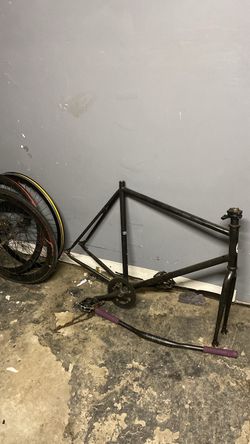 Fixie parts or frame let me know
