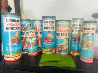 American Plastic Bricks set
