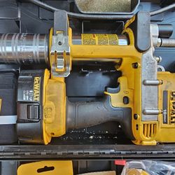 Dewalt Grease Gun, 18v w/ 20v Adapter 