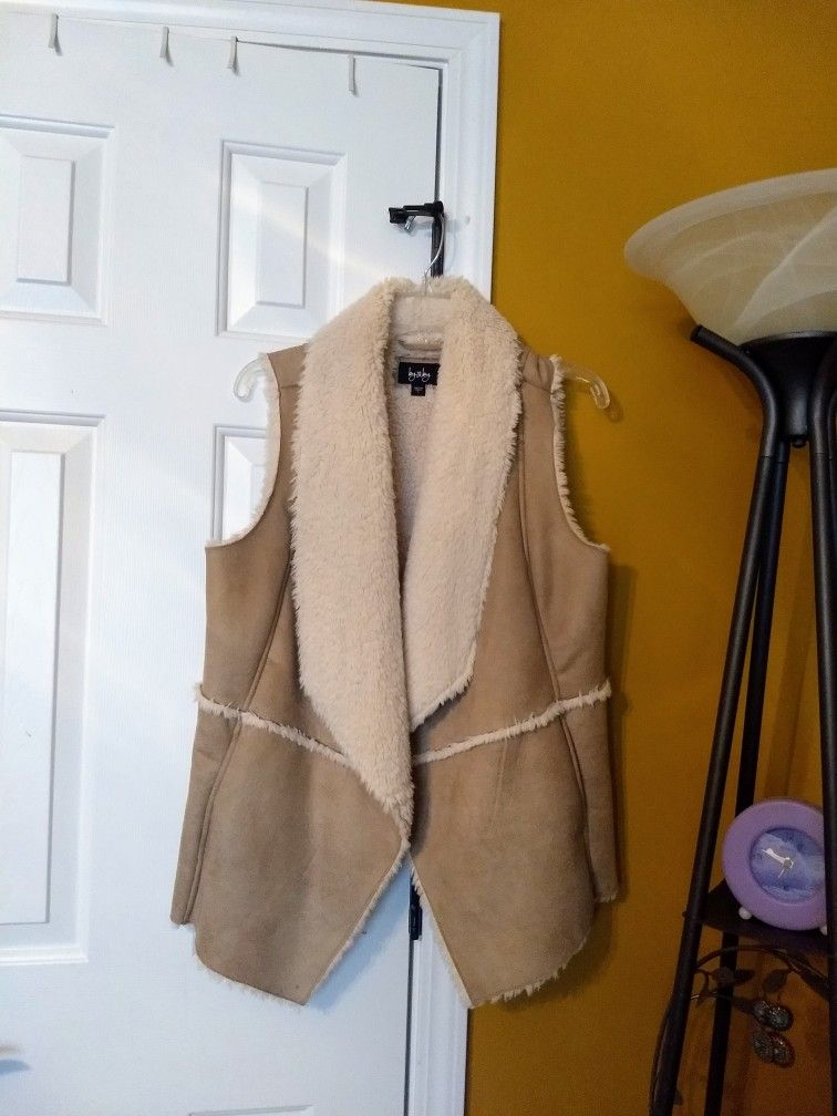 By💗By Faux Fur Vest Sz Large